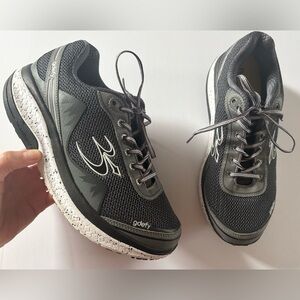 G-Defy Gravity Defyer Gray Mighty Walk Sneakers